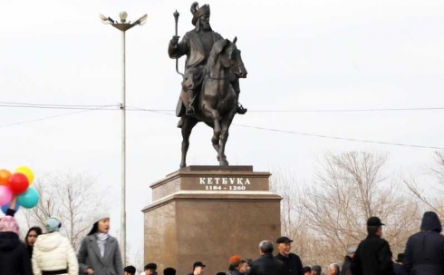 Акыну и полководцу Кет-Буге открыли памятник в Жезказгане