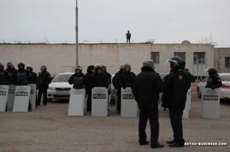 Карагандинские полицейские командированные в Жанаозен просят их сменить