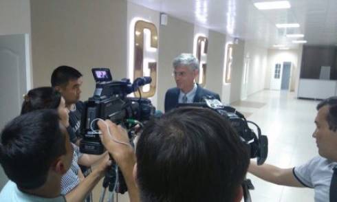 Заместитель Посла США в Казахстане посетил ФОК имени Геннадия Головкина