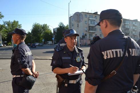 Карагандинские военнослужащие продолжают следить за порядком в столице