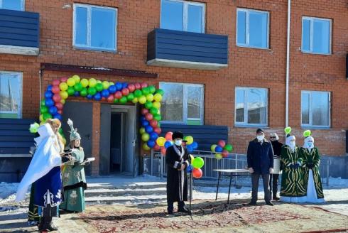 Новоселье в Наурыз: По программе «Нұрлы жер» жители Карагандинской области получили квартиры