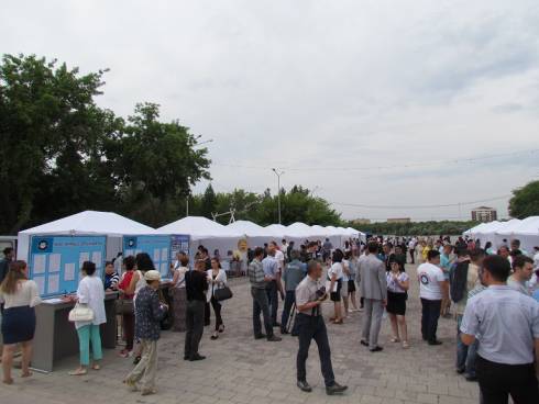 В Караганде прошла ярмарка вакансий в формате «open air»