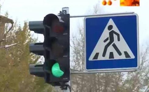 Карагандинцы жалуются на работу светофора по улице Гоголя