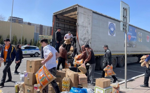40 тонн гуманитарной помощи отправили в Костанайскую область из Караганды