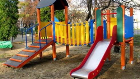 Требования к детским площадкам ужесточат