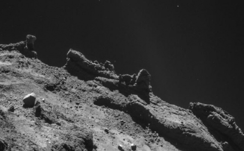 Впервые в истории космический аппарат сел на комету. Фото