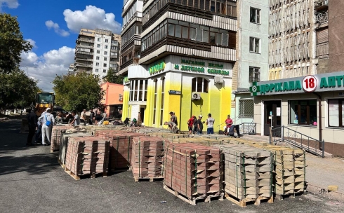 Когда завершится ремонт тротуаров по проспекту Абдирова в Караганде