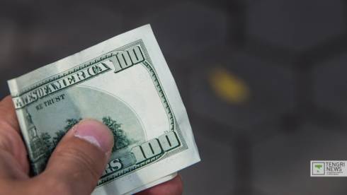 Доллар в обменниках подорожал до 400 тенге