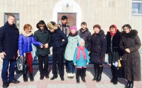 Дети с ограниченными возможностями посетили карагандинский дом престарелых с весенним концертом