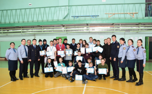 В Темиртау прошли соревнования по мини-футболу и настольному теннису среди подростков
