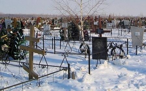 С кладбищ воруют памятники