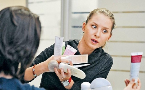 Сколько тратят казахстанцы на покупку косметики через Интернет