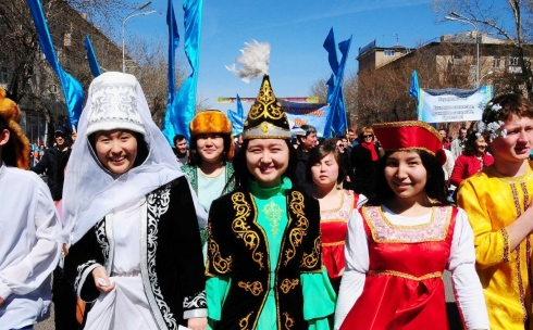 День единства народа отмечает Казахстан 1 мая