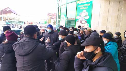 Арендаторы карагандинского рынка «Шыгыс» объявили забастовку