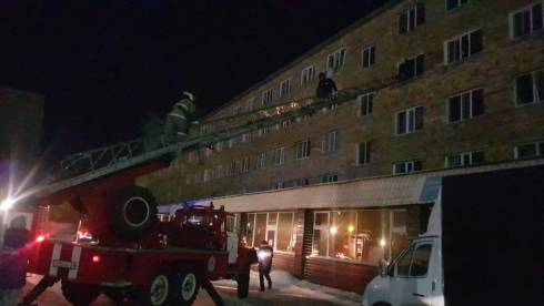 В Темиртау загорелась баня, находящаяся на первом этаже общежития