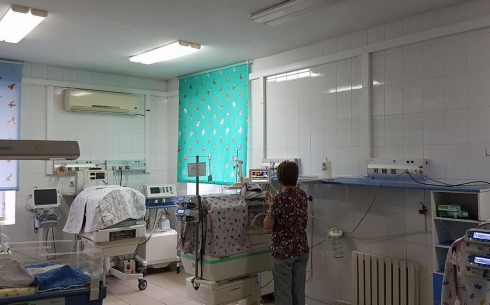 Карагандинские врачи провели сложную операцию новорожденному ребенку
