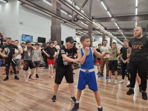 Чемпионка мира и Европы по боксу и кикбоксингу провела мастер-класс для детей в спорткомплексе ATLANT в Караганде
