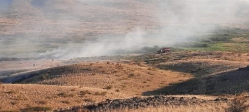Огнеборцы тушат природный пожар в Карагандинской области