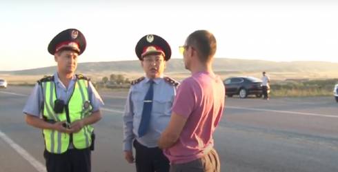 Полицейские провели ночной рейд на автодороге «Алматы-Екатеринбург»