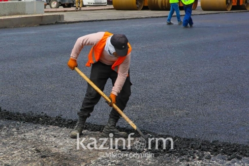 Президент поручил отремонтировать ряд дорог в Карагандинской области