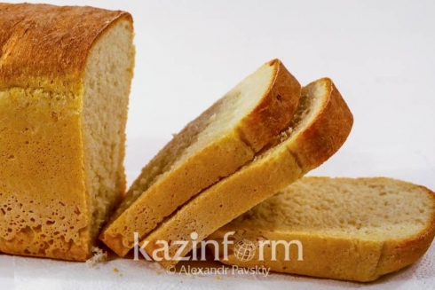Обеспечить полностью социальным хлебом казахстанцев в 2023 году пообещал Ербол Карашукеев
