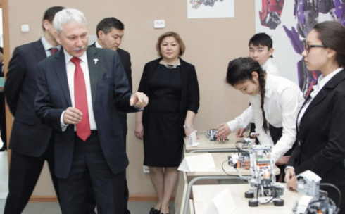 В школах Карагандинской области активно развивают робототехнику