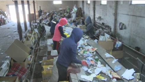 Колодезные люки из мусора делают в Карагандинской области