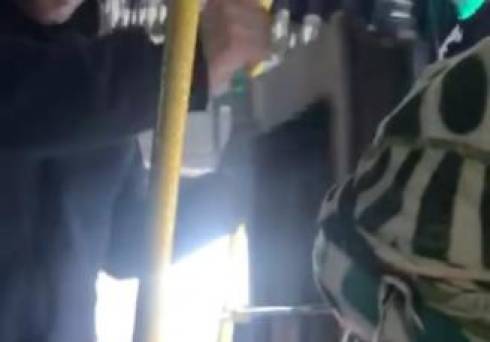 Отвалившаяся на ходу дверь автобуса рассмешила жезказганцев (видео)