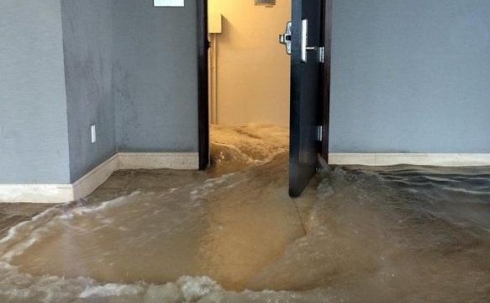 Карагандинцу придется выплачивать ущерб соседям за потоп в их квартирах