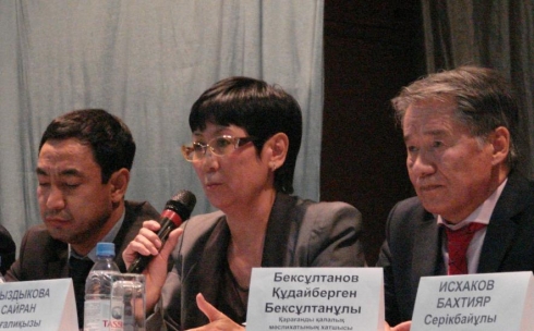 Депутаты маслихата встретились с жителями Казыбекбийского района