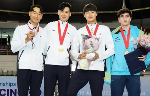 Карагандинец стал призёром чемпионата Азии по фехтованию