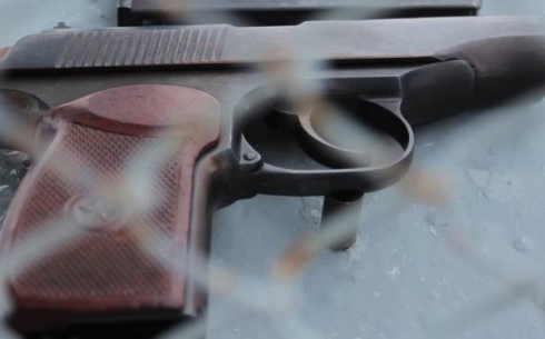 Торговлю оружием в Жезказгане двое полицейских вели целый год