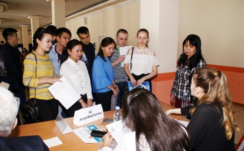 Впервые ярмарка вакансий прошла в Карагандинском экономическом университете Казпотребсоюза