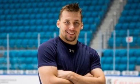 Воспитанник Темиртау остается в чемпионате Казахстана по хоккею