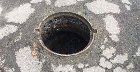 В Караганде задержан мужчина, воровавший крышки канализационных люков