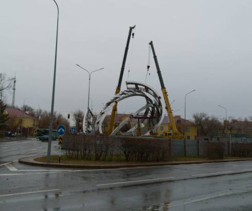 Строительство памятника «Киноленте» в Караганде