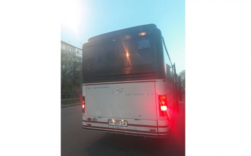 В Караганде пассажиру автобуса на голову упал тяжелый плафон 