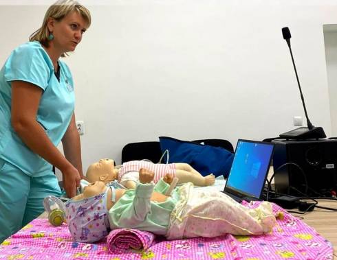 В Караганде врачи Областной клинической больницы прошли тренинг по реанимации новорожденных