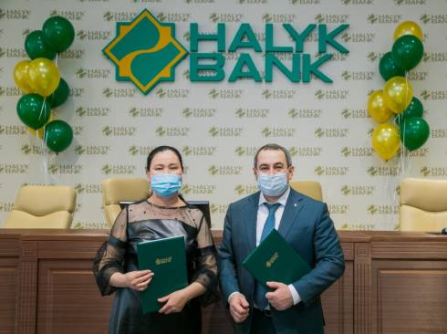 Владелицей третьей квартиры в Алматы от Halyk Bank стала преподаватель из Актогайского района Карагандинской области