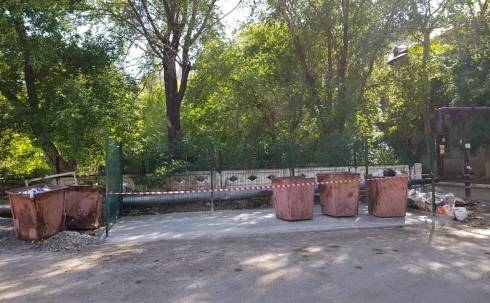 О замечаниях в адрес новых мусорных площадок высказался аким района Казыбек би