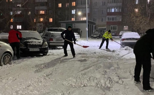В Караганде предпринимателей и собственников жилья призвали к уборке снега