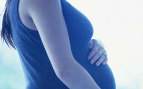 Для беременных Караганды запустили приложение с кнопкой SOS для вызова скорой