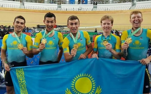 Два золота и серебро завоевали карагандинские велогонщики на Азиатских играх