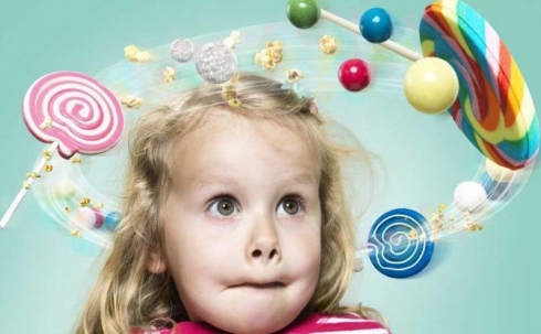 Названа ежедневная норма потребления сахара детьми