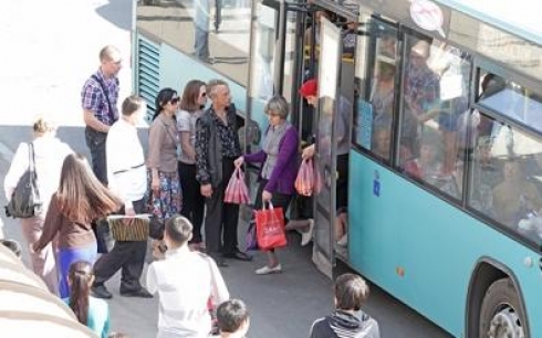 Жители Майкудука жалуются на нехватку некоторых автобусов