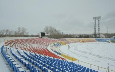 В Караганде в связи с метелью ледовый каток стадиона 