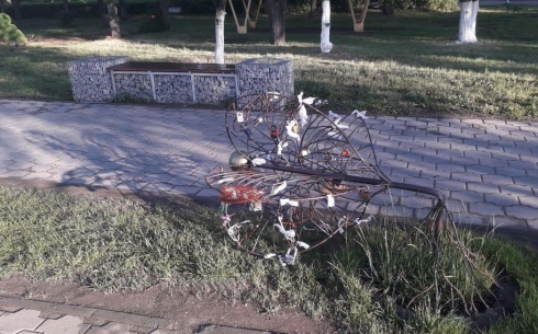 В Караганде по фактам вандализма в Центральном парке возбудили уголовные дела