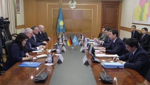 Аким Карагандинской области встретился с послом Германии в Казахстане