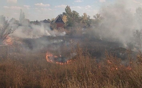 В Темиртау горят дачи