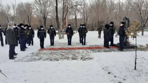 Полицейские Карагандинской области почтили память Газиза Байтасова